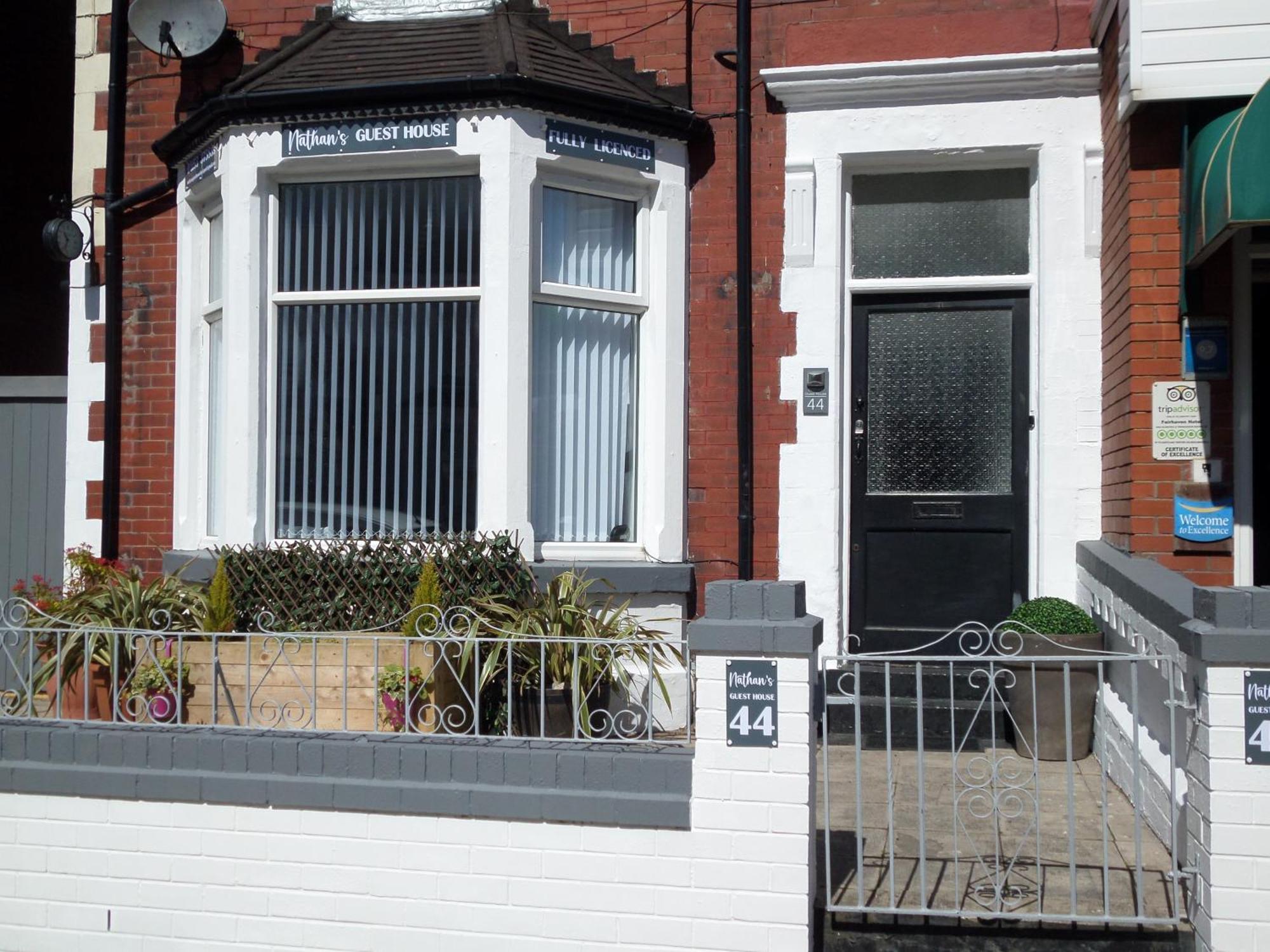Nathans Guest House Blackpool Exterior photo